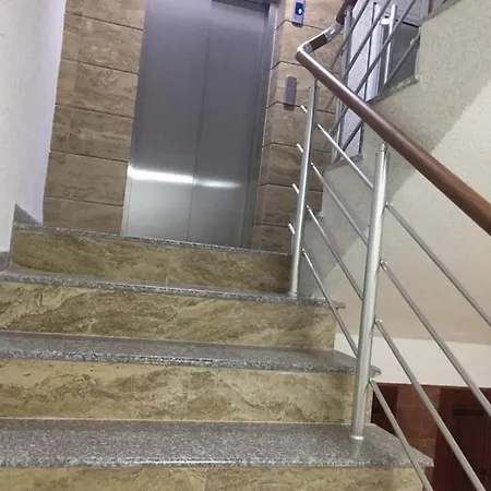 Megi Luxury Πομόριε